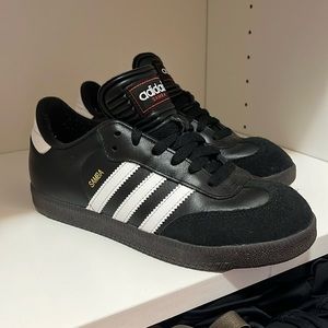adidas sambas in black